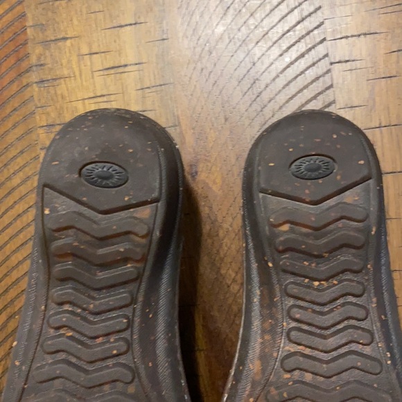 Ugg Mules size 8 Womens Black suede with fur lining - Picture 8 of 9